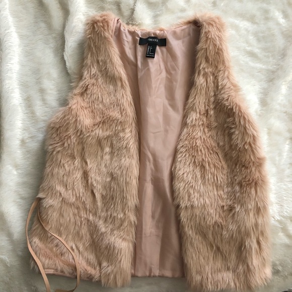 Forever 21 Faux Fur Vest - Picture 1 of 3